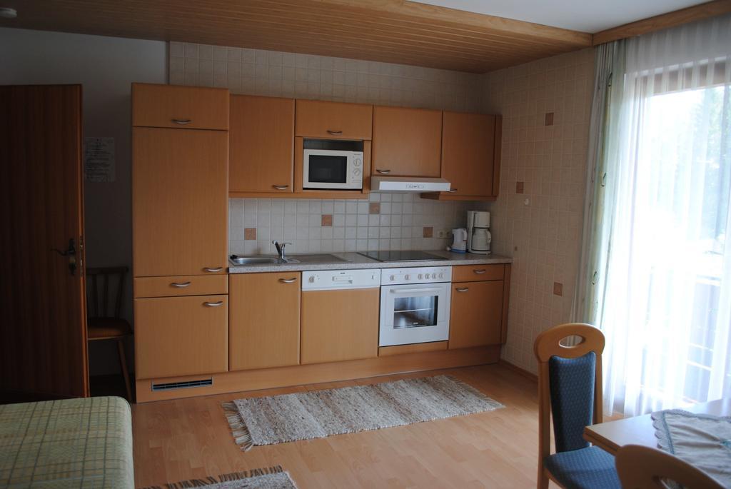 Gaestehaus Lindermuth Presseggersee Chambre photo