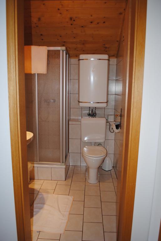Gaestehaus Lindermuth Presseggersee Chambre photo